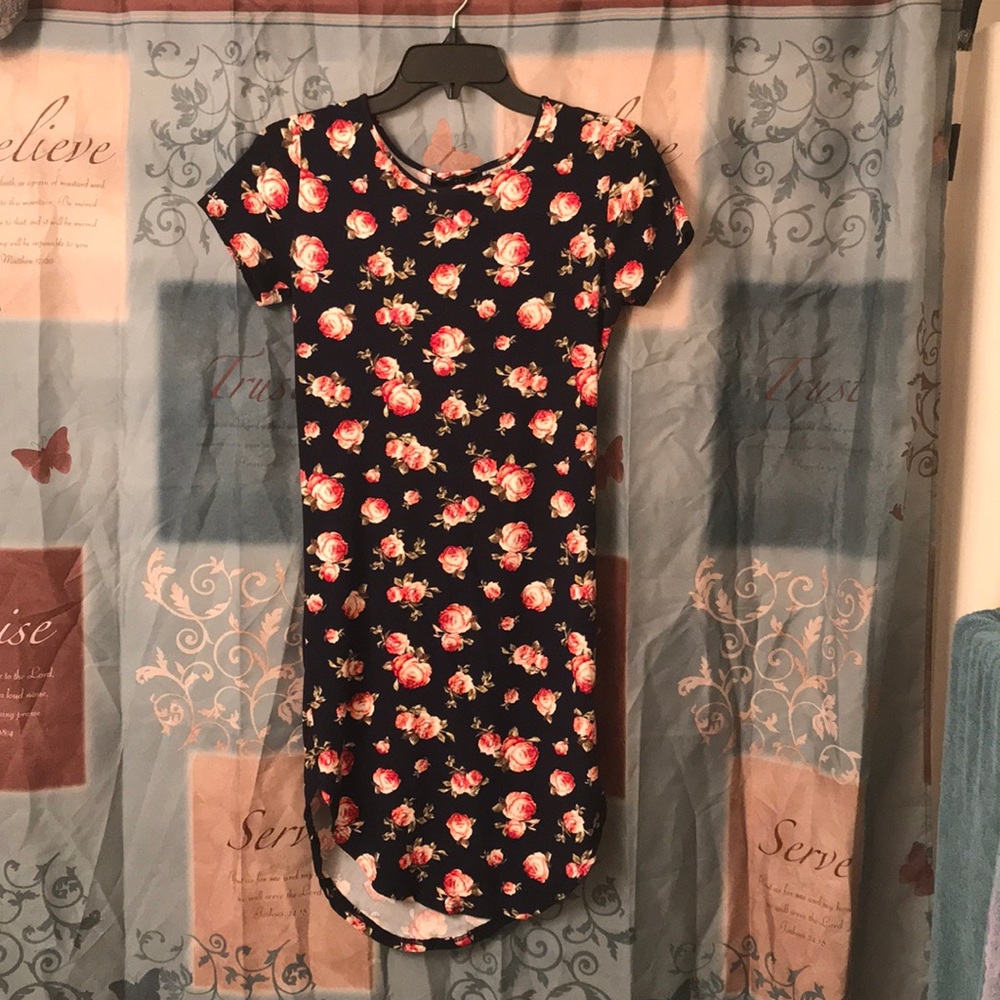 Form fitting floral dress